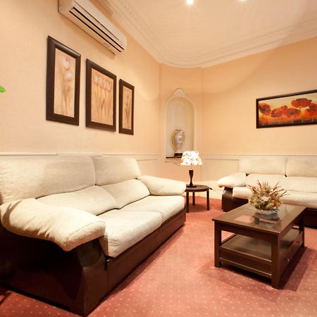 Hostal Condestable Madrid Exterior photo
